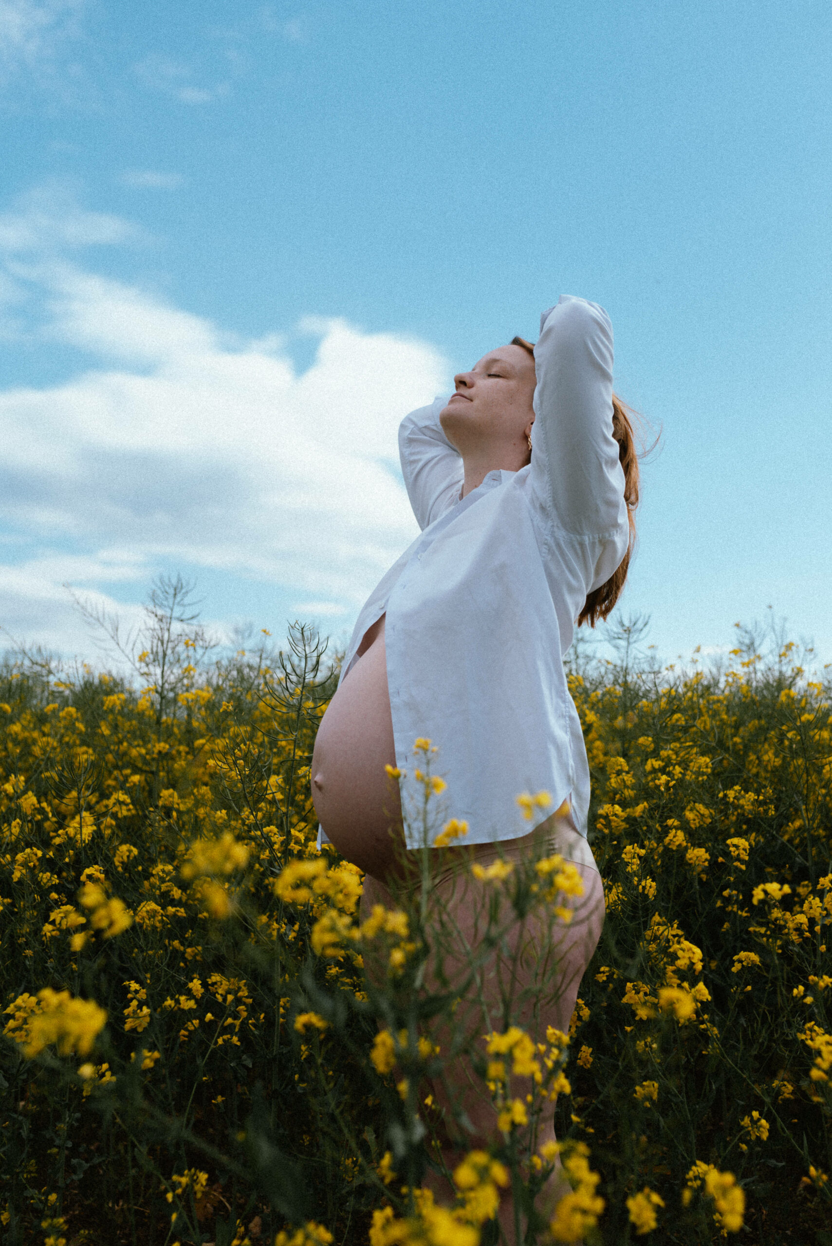 Séance grossesse en extérieur à Trept